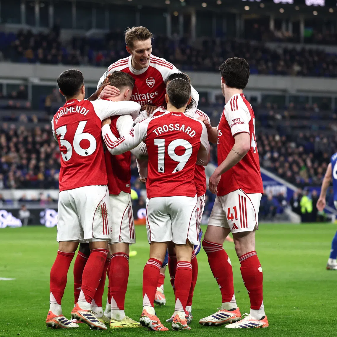 Soccer Football - Premier League - Everton v Arsenal - Hill Dickinson Stadium, Liverpool, Britain - December 20, 2025 Arsenal's Viktor Gyokeres celebrates scoring their first goal with teammates REUTERS/David Klein