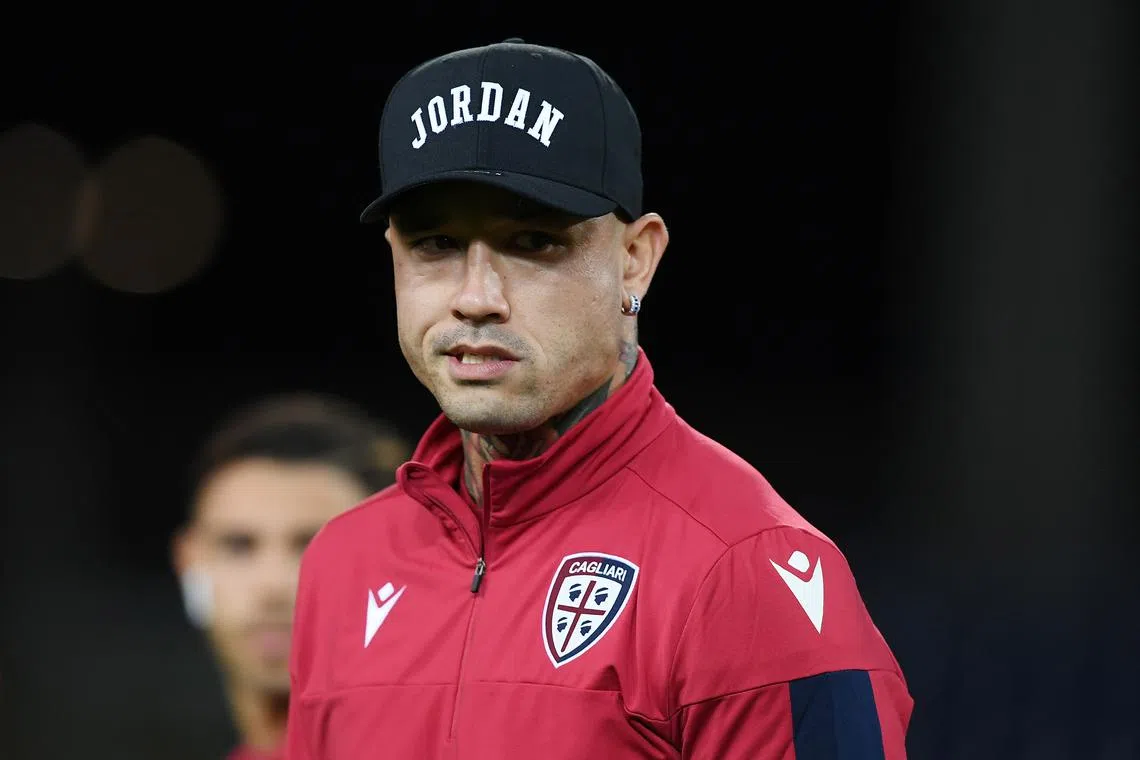 FILE PHOTO: Soccer Football - Serie A - Cagliari v Lazio - Sardegna Arena, Cagliari, Italy - December 16, 2019   Cagliari's Radja Nainggolan before the match. REUTERS/Alberto Lingria/File Photo