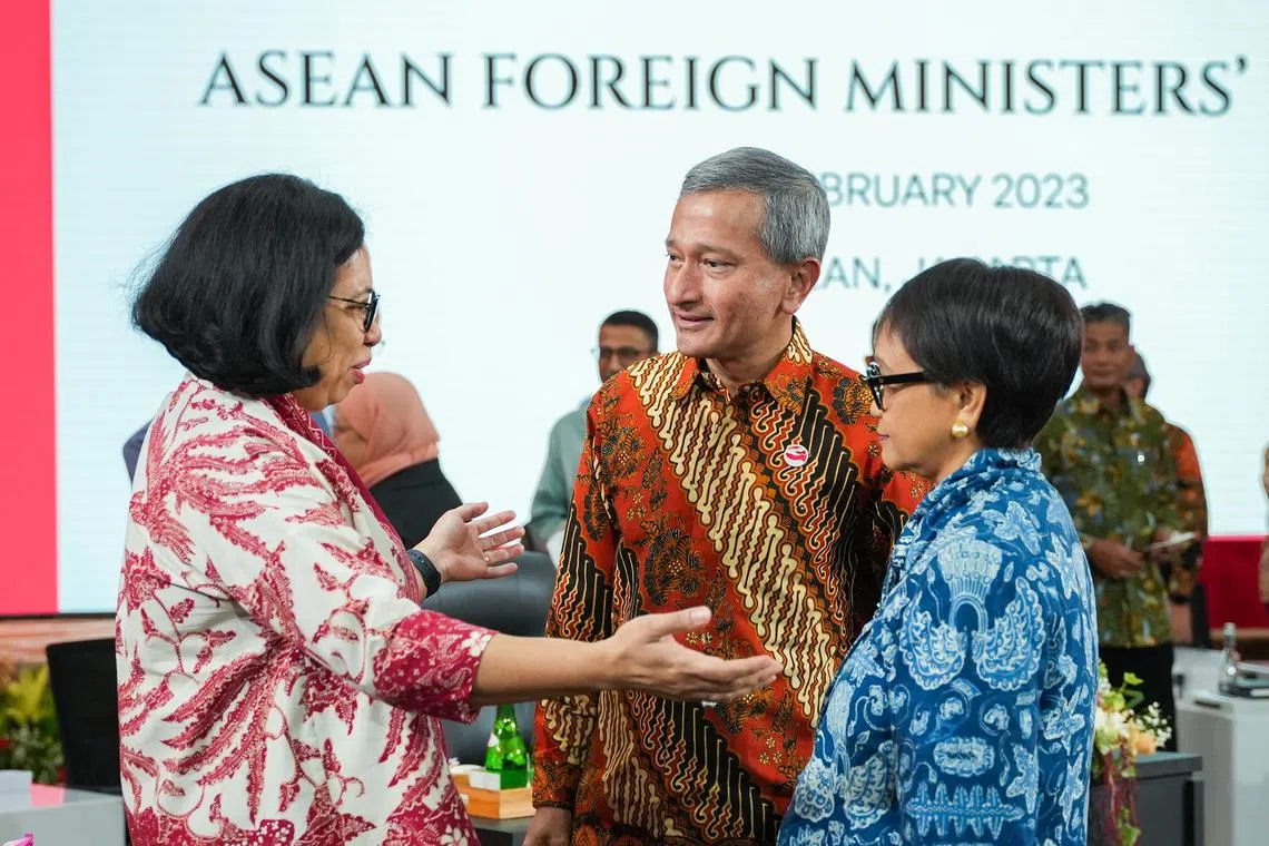 Minister for Foreign Affairs Dr Vivian Balakrishnan with Indonesia Minister for Foreign Affairs Retno Marsudi (right) and Timor-Leste Minister of Foreign Affairs and Cooperation, Adaljiza Magno (left) at the ASEAN Foreign Ministers’ Retreat in Jakarta on 4 February 2023