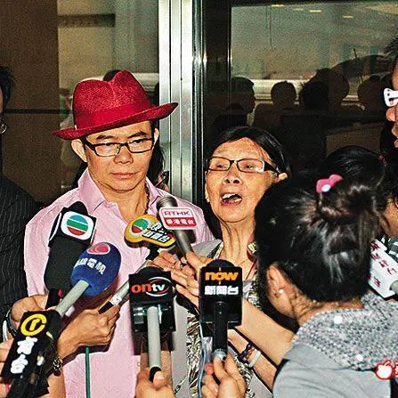Anita Mui’s mother, Tam Mei Kam (right), had reportedly not want to see her son, Peter Mui Kai Ming (left), which was why he was kept unaware of the funeral arrangements.