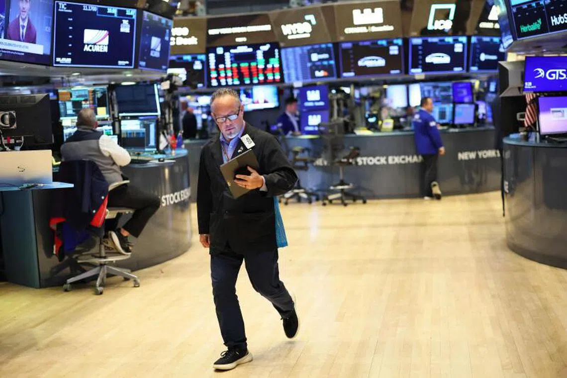 NEW YORK, NEW YORK - JUNE 16: Traders work on the floor of the New York Stock Exchange during morning trading on June 16, 2025 in New York City. Stocks opened up higher as the market continues to react to the conflict between Israel and Iran which caused a spike in oil prices. Michael M. Santiago/Getty Images/AFP (Photo by Michael M. Santiago / GETTY IMAGES NORTH AMERICA / Getty Images via AFP)