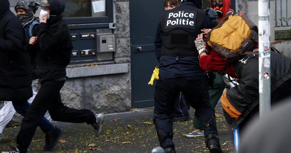 Protesters, police clash at anti-government demonstrations in Brussels