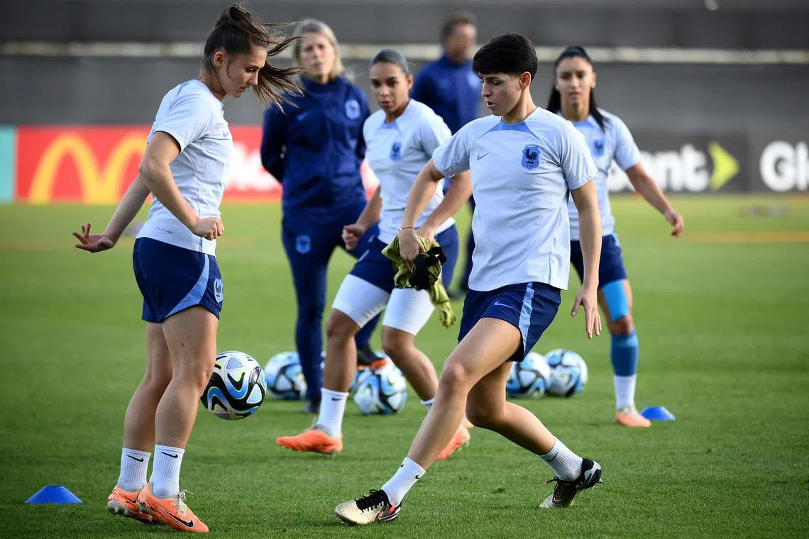 France in training in Brisbane as they prepare to take on Australia in the quarter-finals of the World Cup.