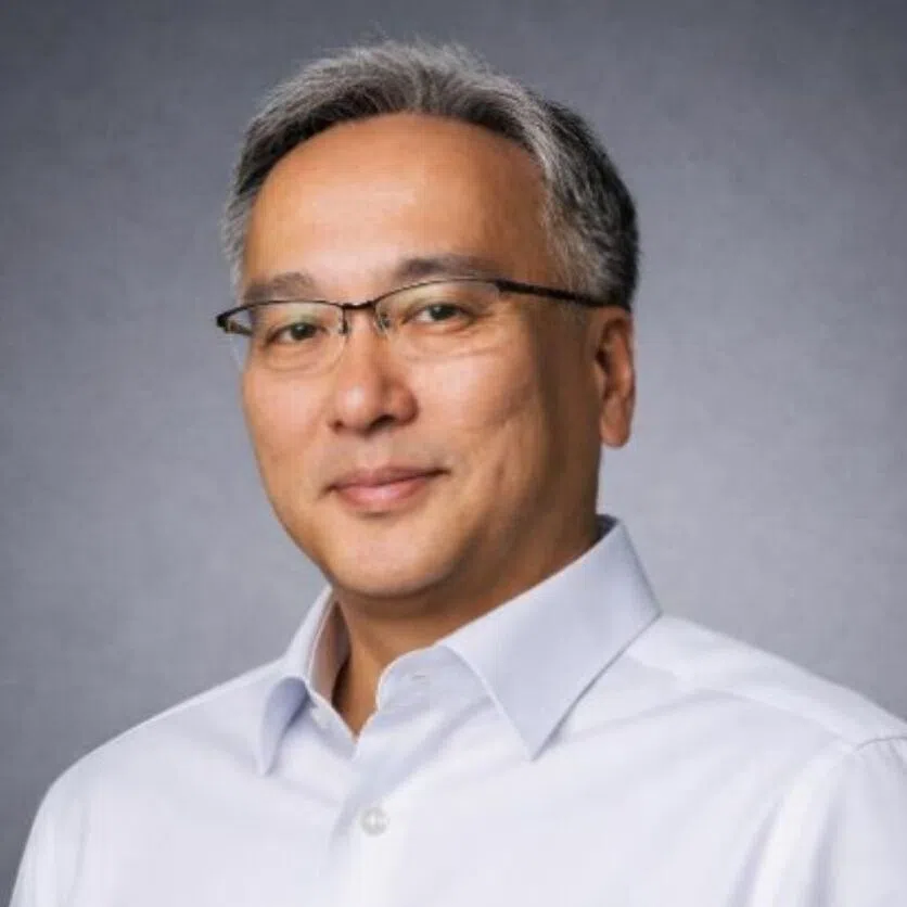 Pang Kin Keong (left) is set to succeed Alan Chan Heng Loon as chairman of the Land Transport Authority Board in September.