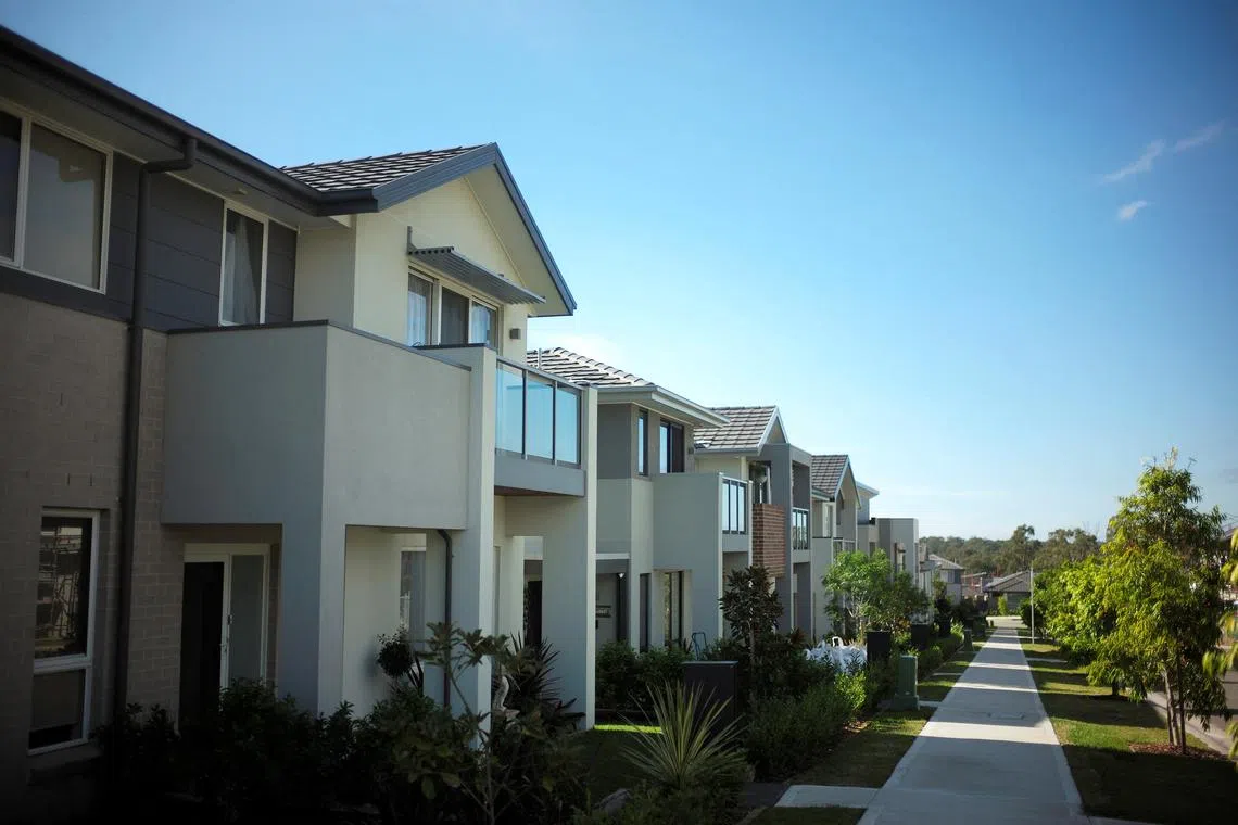 FILE PHOTO: New homes line a street in the Sydney suburb of Moorebank in Australia, May 26, 2017.  Picture taken May 26, 2017. REUTERS/Jason Reed/File Photo