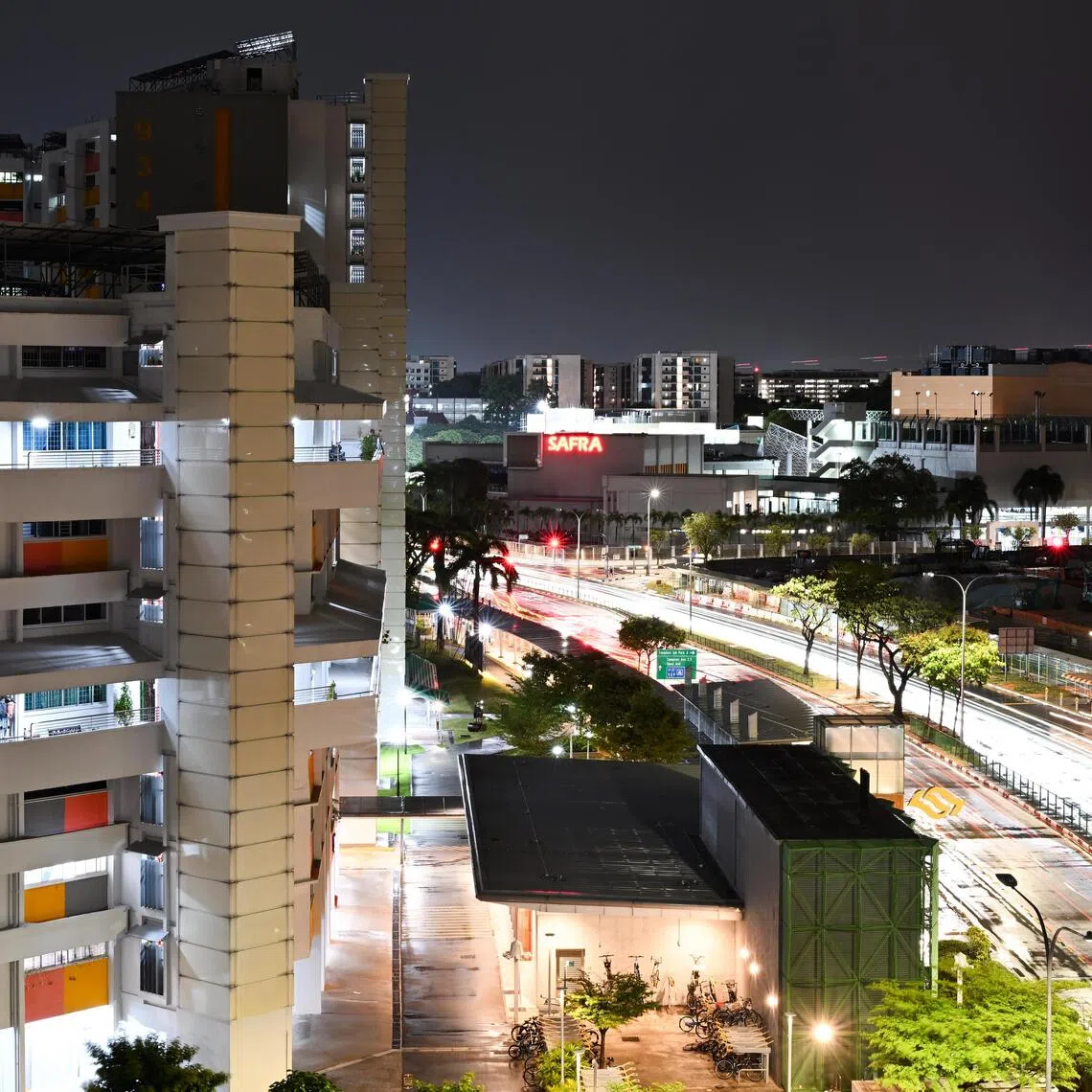 ST20251024-202503600231-Lim Yaohui-pixgeneric/
Block 933 Tampines Street 91 HDB flats, SAFRA Tampines and Tampines Avenue 1 at night on Oct 24, 2025.
Can be used for stories on electricity, power, bill, property, energy prices, budget, money, URA, property, land, housing, population, economy, development, and invest.
(ST PHOTO: LIM YAOHUI)