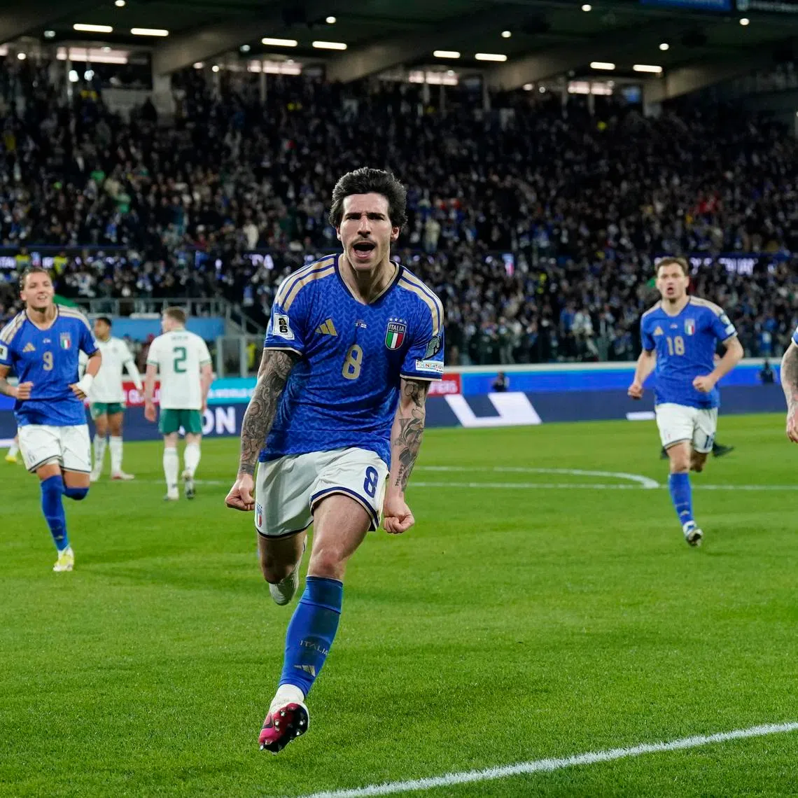 Soccer Football - FIFA World Cup - UEFA Qualifiers - Italy v Northern Ireland - New Balance Arena, Bergamo, Italy - March 26, 2026 Italy's Sandro Tonali celebrates scoring their first goal REUTERS/Matteo Ciambelli
