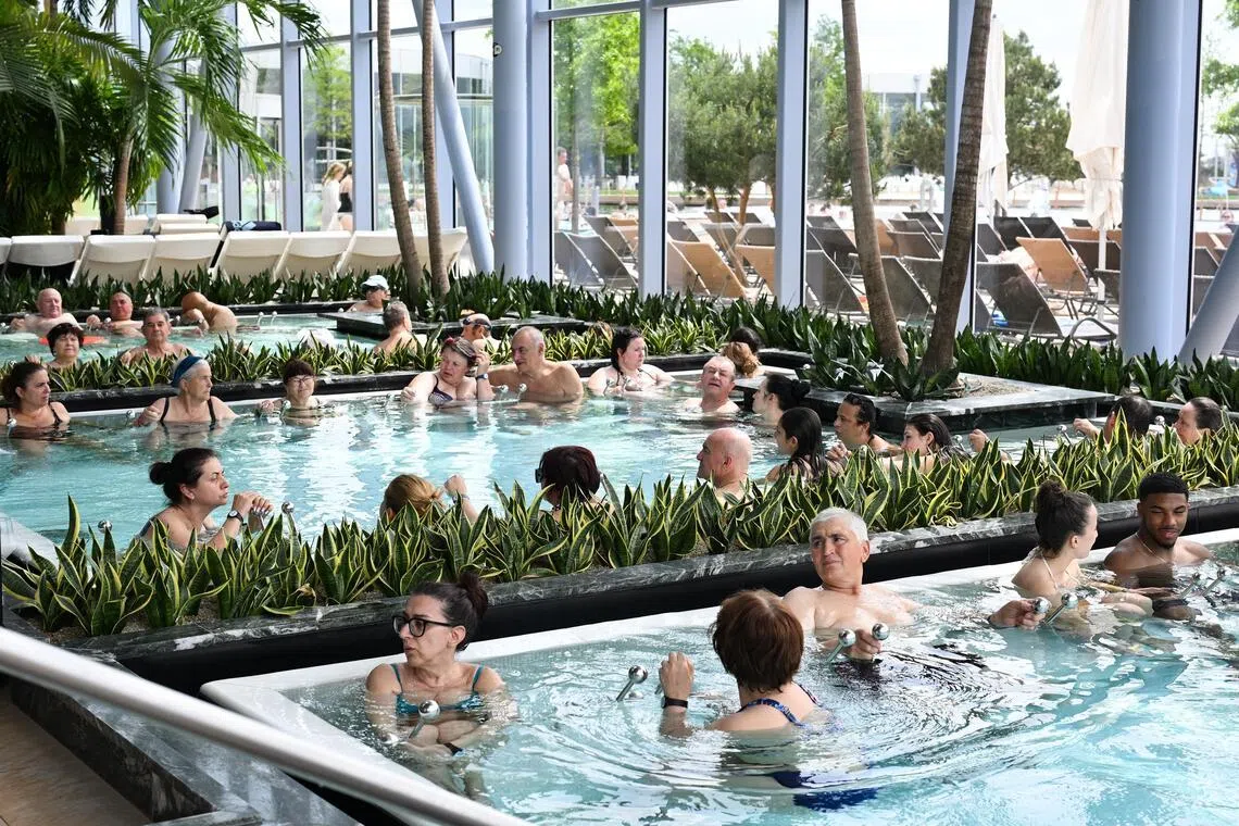 Mineral pools such as a Dead Sea salt pool, lithium pool, and calcium and magnesium pool at Therme Bucharest.