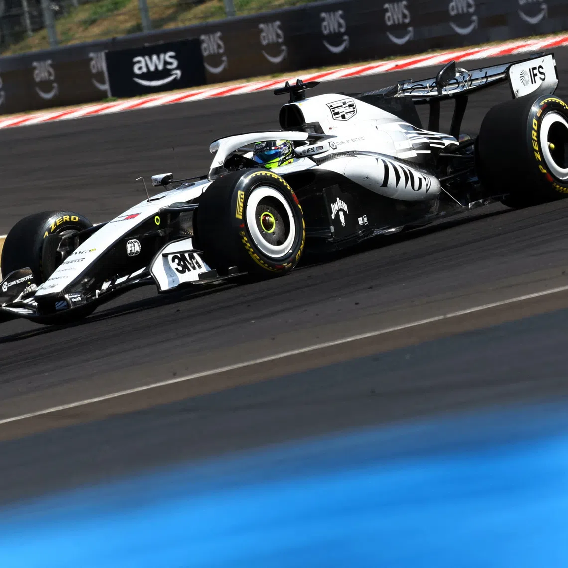 Formula One F1 - Hungarian Grand Prix - Hungaroring, Budapest, Hungary - July 26, 2026 Cadillac's Sergio Perez in action during the race REUTERS/Bernadett Szabo