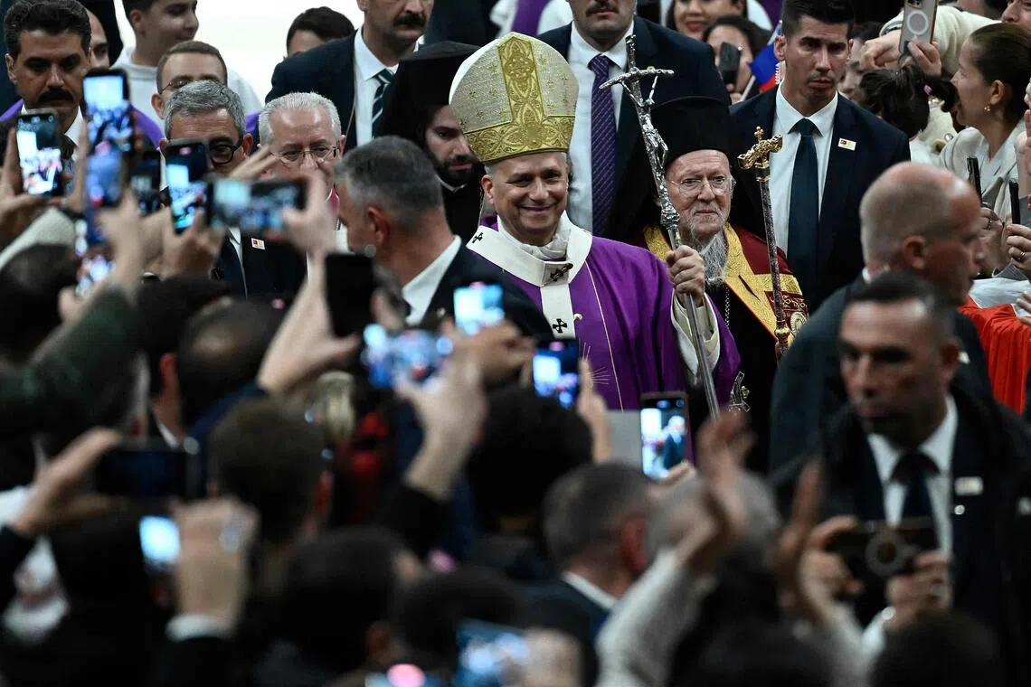 Crowd braves rain to attend Pope Leo’s mass in Istanbul