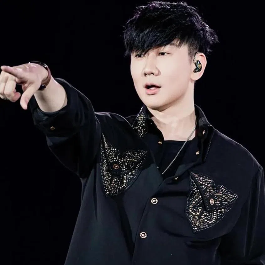 Local singer JJ Lin (above) went Instagram official with Chinese influencer Annalisa on Dec 29. 