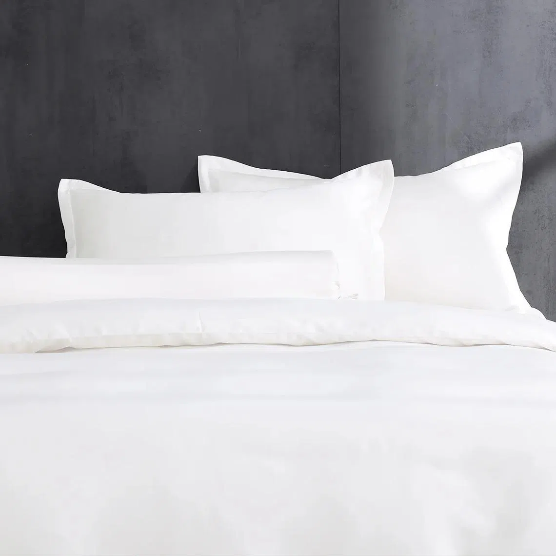 Best bedsheets in Singapore: Robinsons Pure Organic Cotton Fitted Sheet Set Heritage Collection