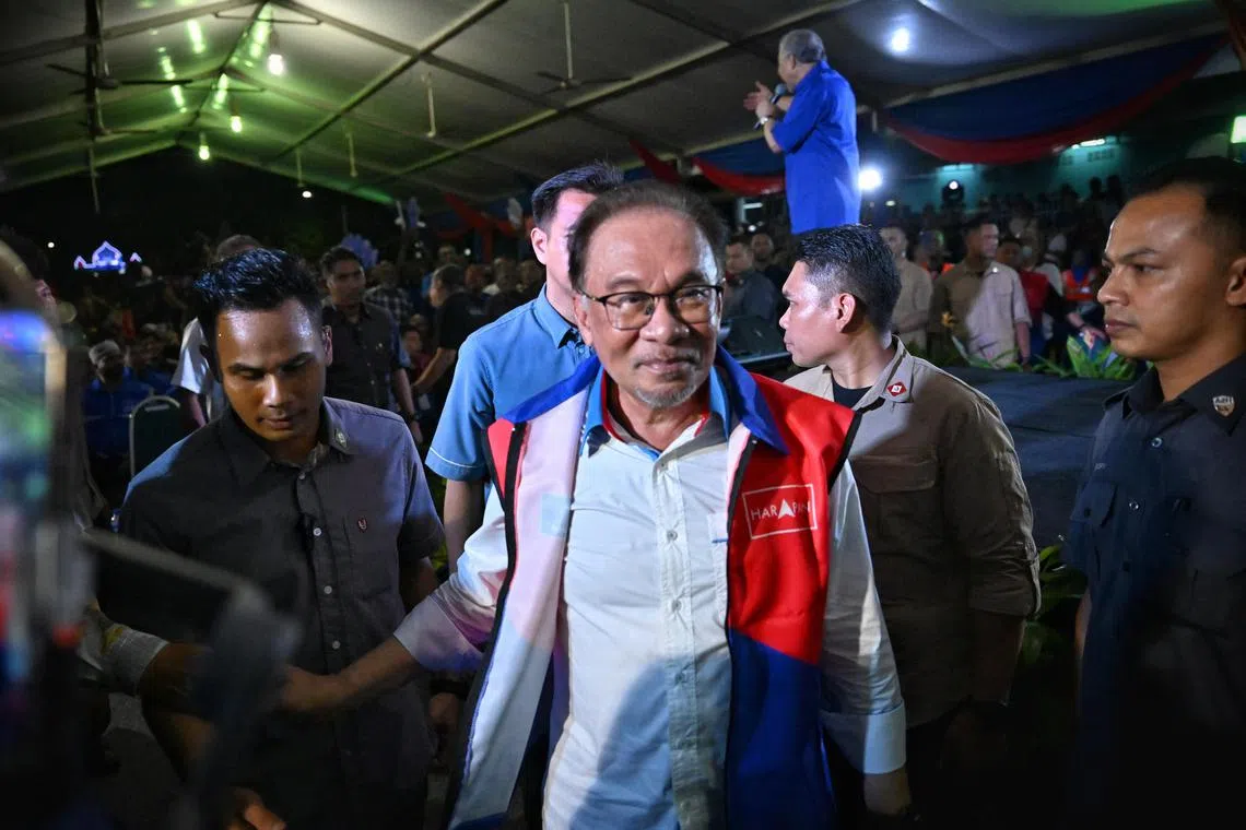 Previous news portals and blogs blocked had run content critical of the Anwar Ibrahim administration.