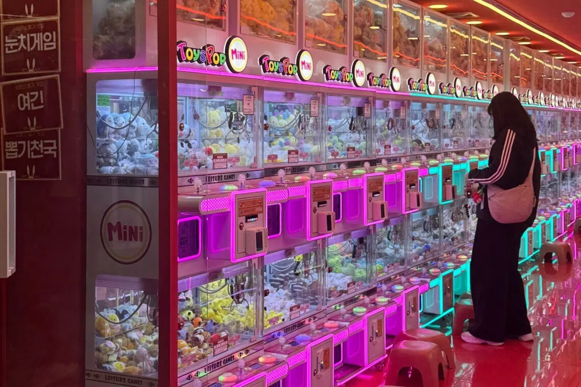 South Koreans chase ‘poppamine’ rush from luck-based toy machines