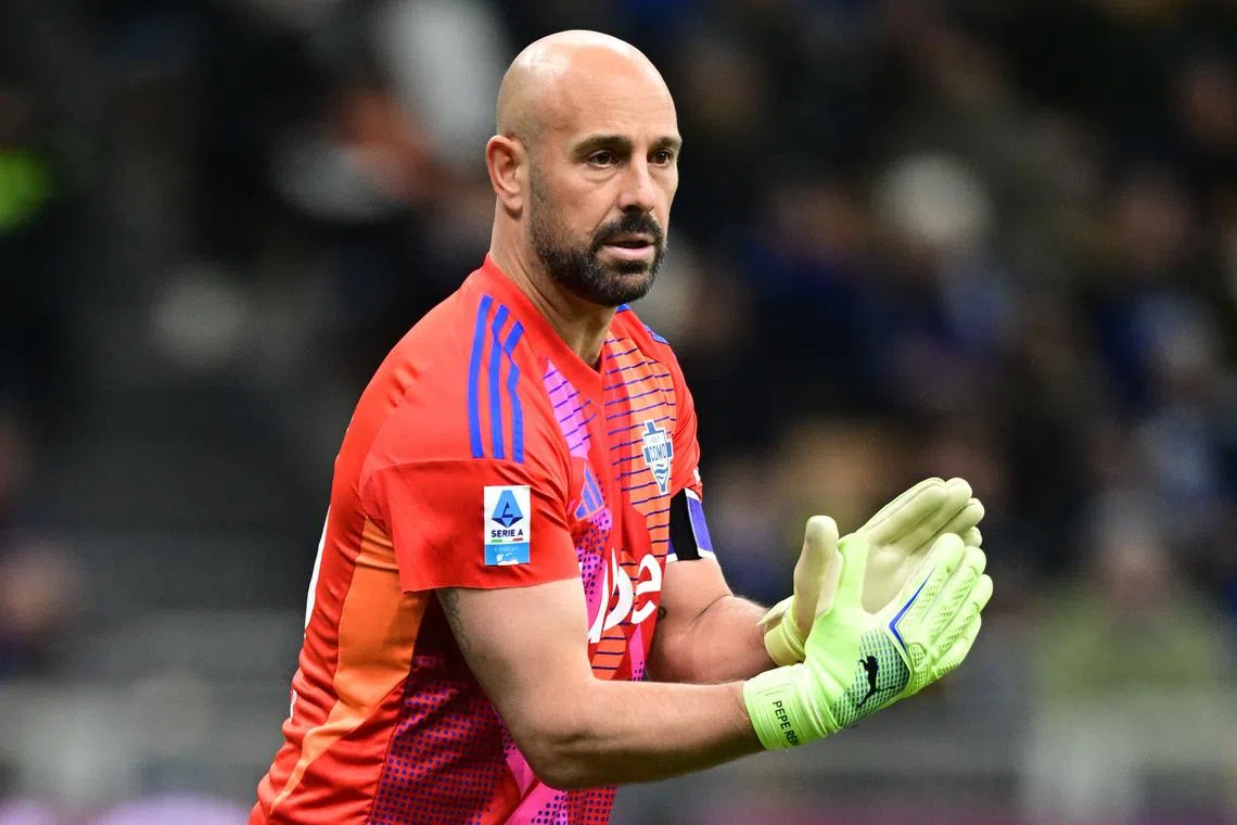 FILE PHOTO: Soccer Football - Serie A - Inter Milan v Como - San Siro, Milan, Italy - December 23, 2024 Como's Pepe Reina reacts REUTERS/Daniele Mascolo/File Photo