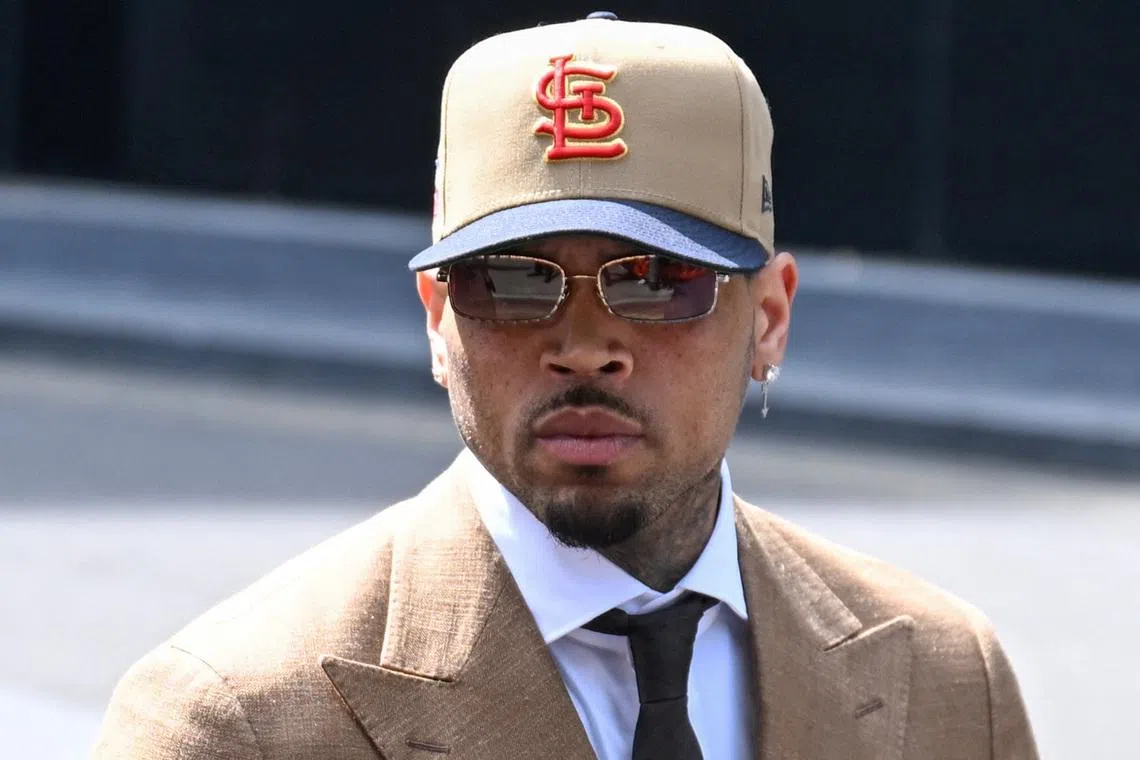 Sänger Chris Brown gesteht Körperverletzung in London ein