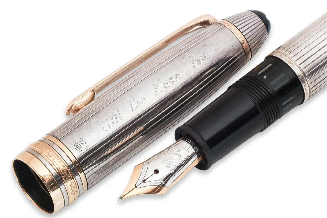The silver Montblanc Meisterstuck No. 146 fountain pen with an 18K gold nib was originally auctioned by Sotheby’s in 2003.