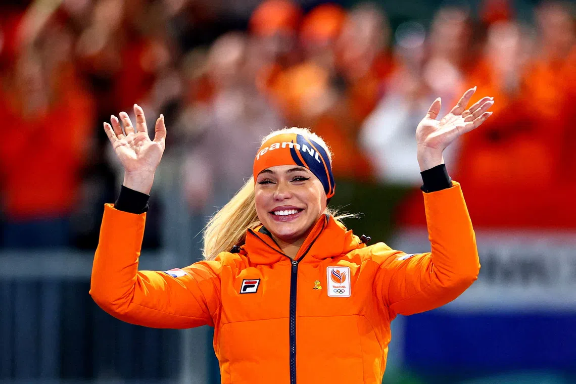 Milano Cortina 2026 Olympics - Speed Skating - Women's 500m Victory Ceremony - Milano Speed Skating Stadium, Milan, Italy - February 15, 2026. Silver medallist Jutta Leerdam of Netherlands celebrates on the podium REUTERS/Guglielmo Mangiapane