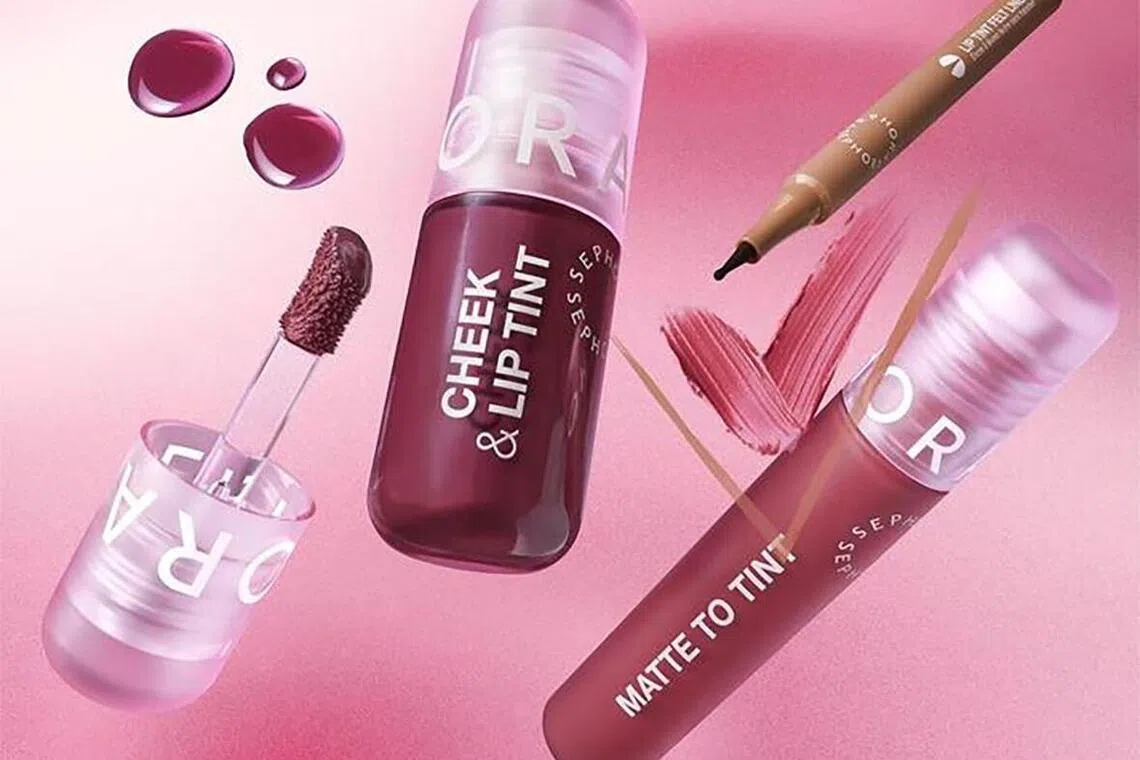 abstyle10 - Sephora Collection Cheek & Lip Tint ($28), Matte to Tint Lipstick ($25) and Lip Tint Felt Liner ($22).
Credit: SEPHORA