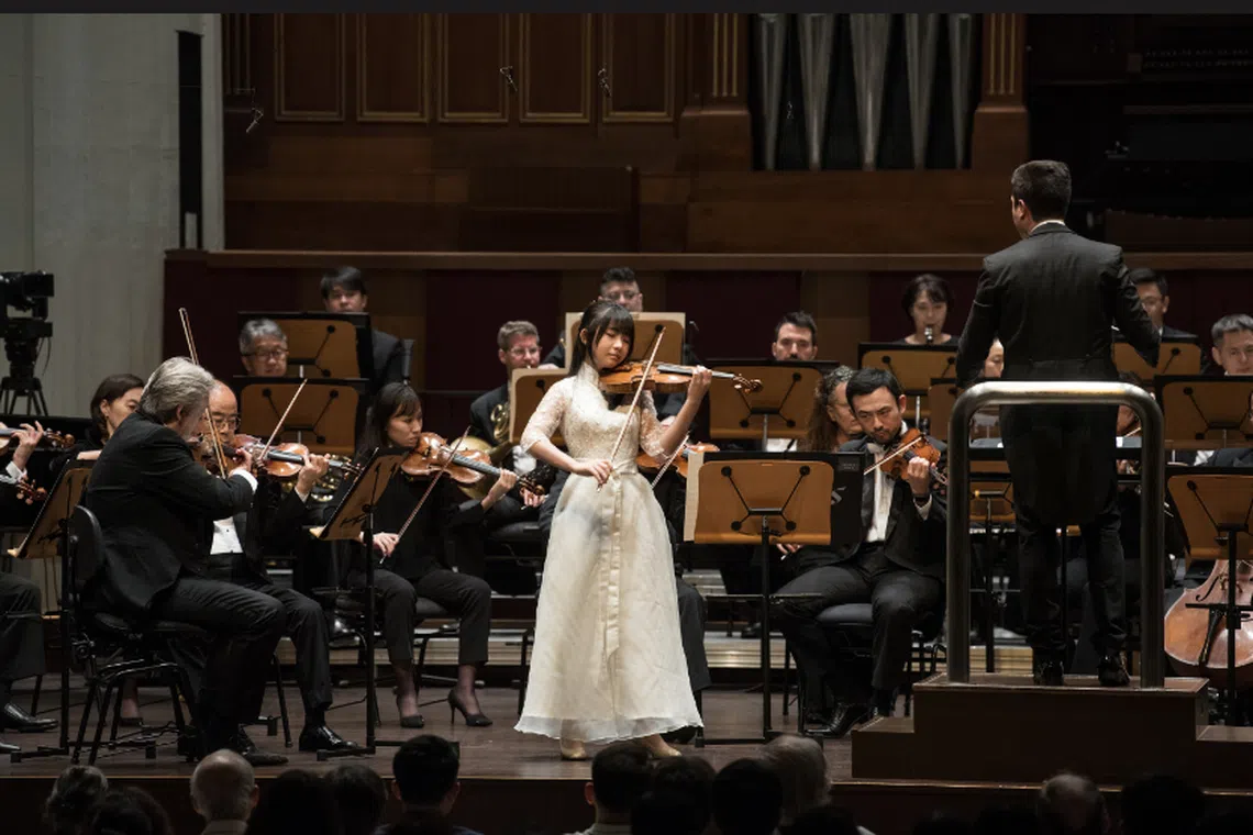 Chloe Chua, Singaporean violinist and Singapore Symphony Orchestra (SSO) Artist-In-Residence for 22/23 and 23/24 seasons, will perform with the SSO in its 2025 Australian tour.