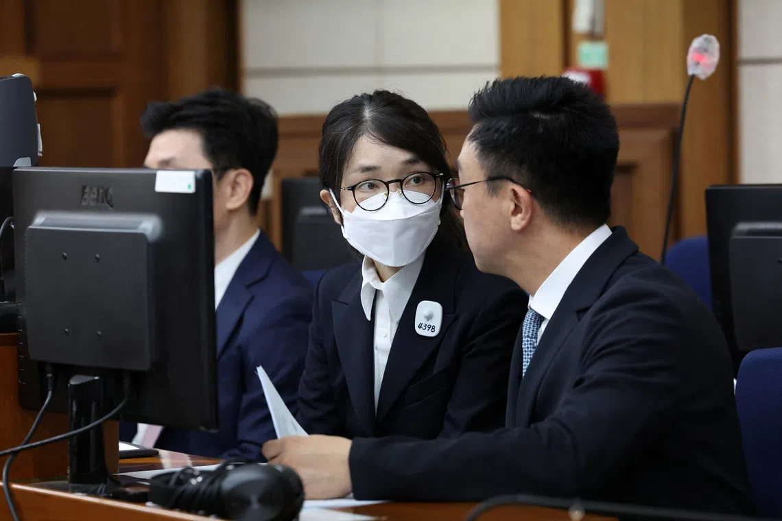 SEOUL, SOUTH KOREA - SEPTEMBER 24: Ex first lady Kim Keon-hee attends for her first trial hearing on corruption charges at a courtroom of the Seoul Central District Court on September 24, 2025 in Seoul, South Korea. The hearing is taking place after special counsel indicted Kim with physical detention on charges of violating the Capital Markets Act, the Political Funds Act and a law on the acceptance of bribes for mediation on Aug. 29. Chung Sung-Jun/Pool via REUTERS