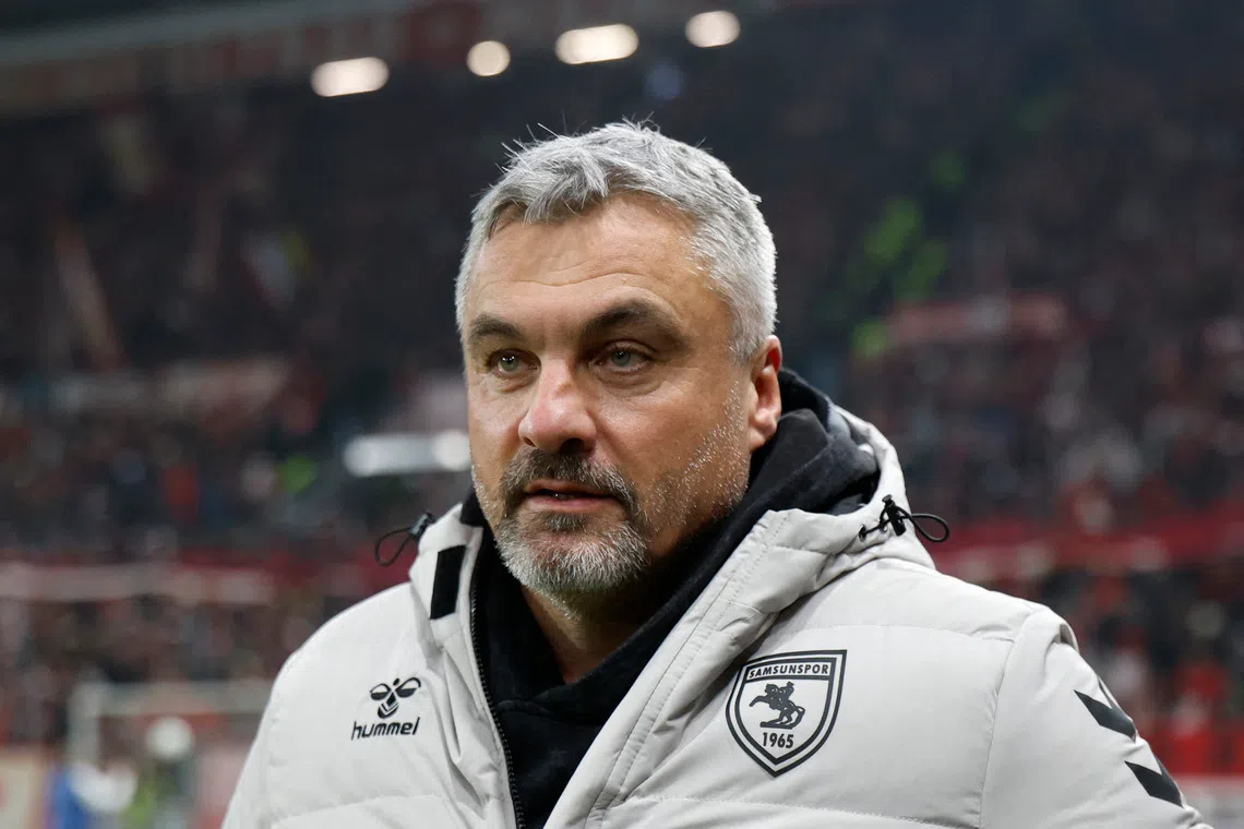 Soccer Football - UEFA Conference League - 1. FSV Mainz 05 v Samsunspor - MEWA Arena, Mainz, Germany - December 18, 2025 Samsunspor coach Thomas Reis before the match REUTERS/Heiko Becker