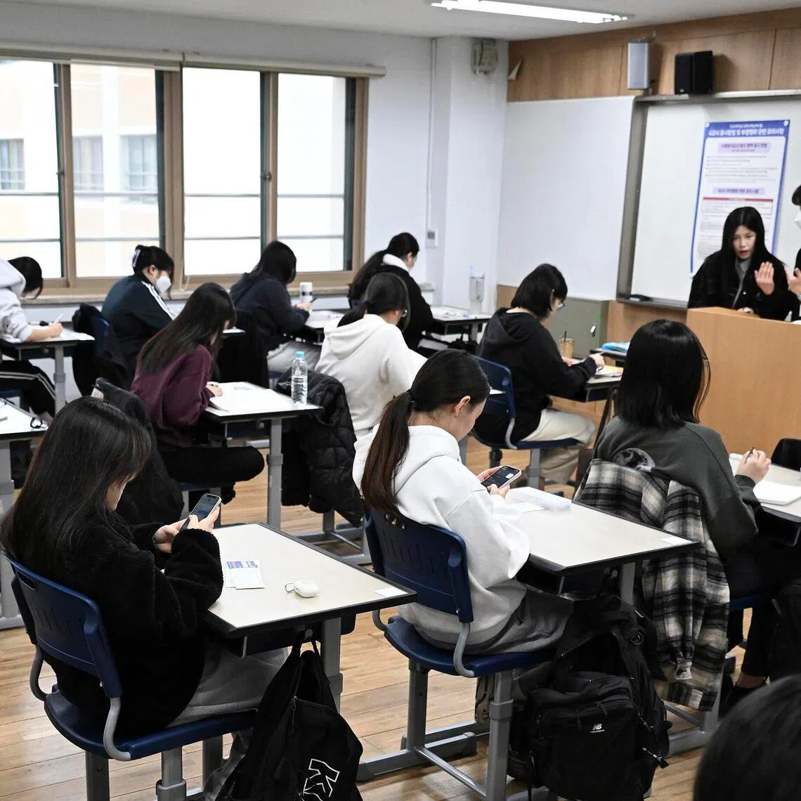Schools in South Korea are increasing their scrutiny of AI smart glasses during assessments.