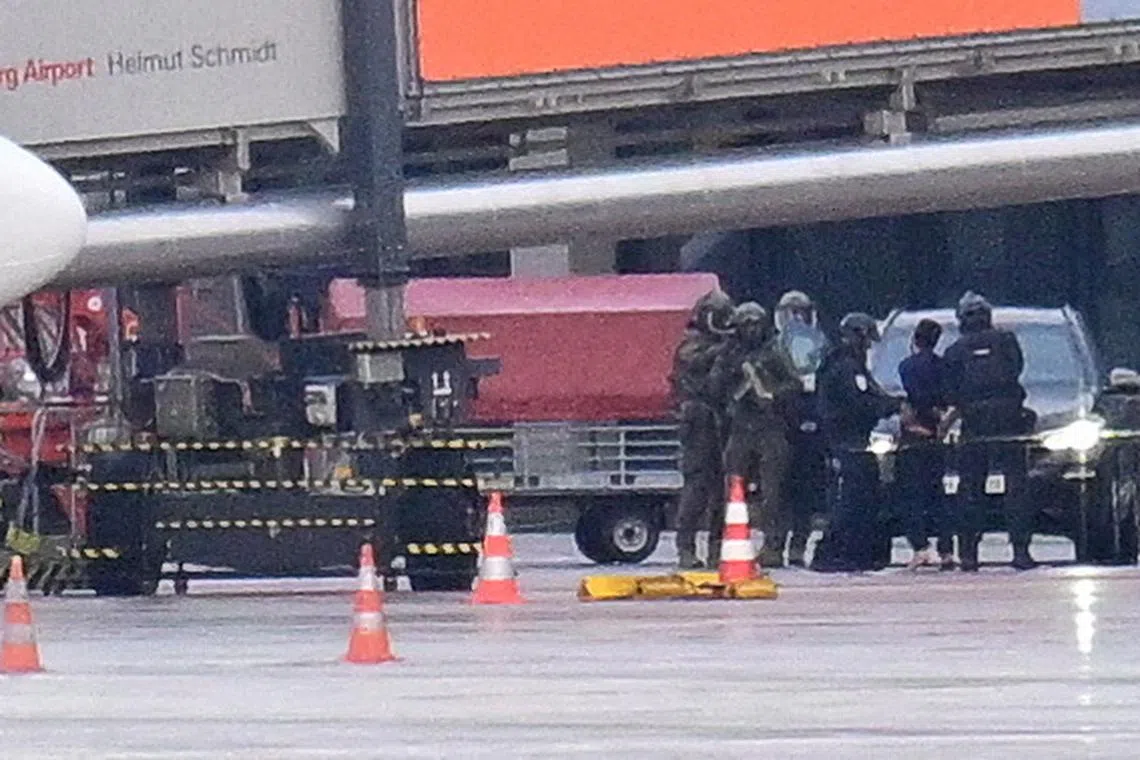 The Turkish man had barricaded himself and his daughter in his car at the foot of a Turkish Airlines plane on Saturday evening.