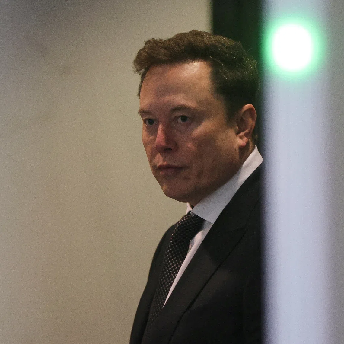 The documentary traces the career and life of Elon Musk from dot-com entrepreneur in the early 2000s to becoming the world’s first trillionaire.