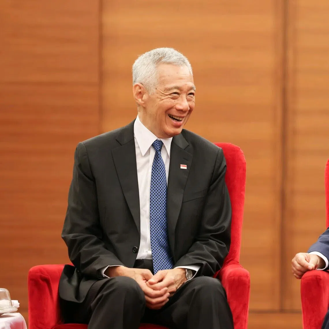 Senior Minister Lee Hsien Loong (left) and Pahang Menteri Besar Wan Rosdy Wan Ismail during their meeting in Kuantan, Malaysia, on May 6.