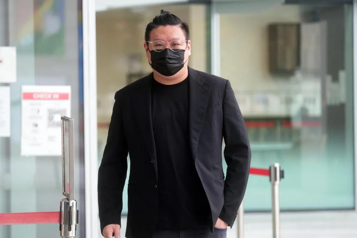 Kelvin Chng Photographer,and Shaffiq Straits Times  have confirm the ID

Ng Yu Zhi leaving State Courts on 28 Mar 2022


Ng Yu Zhi, 34, has a further mention for his case. Ng is the Singaporean businessman 
at the centre of an alleged US$1.1 billion nickel trading scam. He faces fresh charges 
for cheating and is out on $4m bail. He maybe facing fresh charges.