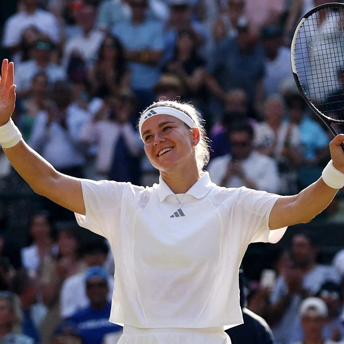 Tennis - Wimbledon - All England Lawn Tennis and Croquet Club, London, Britain - July 7, 2026 Czech Republic's Karolina Muchova celebrates after winning her quarter final match against Japan's Naomi Osaka REUTERS/Toby Melville