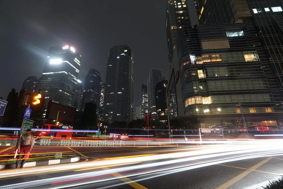 Enterprising Singaporeans searching for their next wind should pin their sails to the booming Indonesian digital economy. 