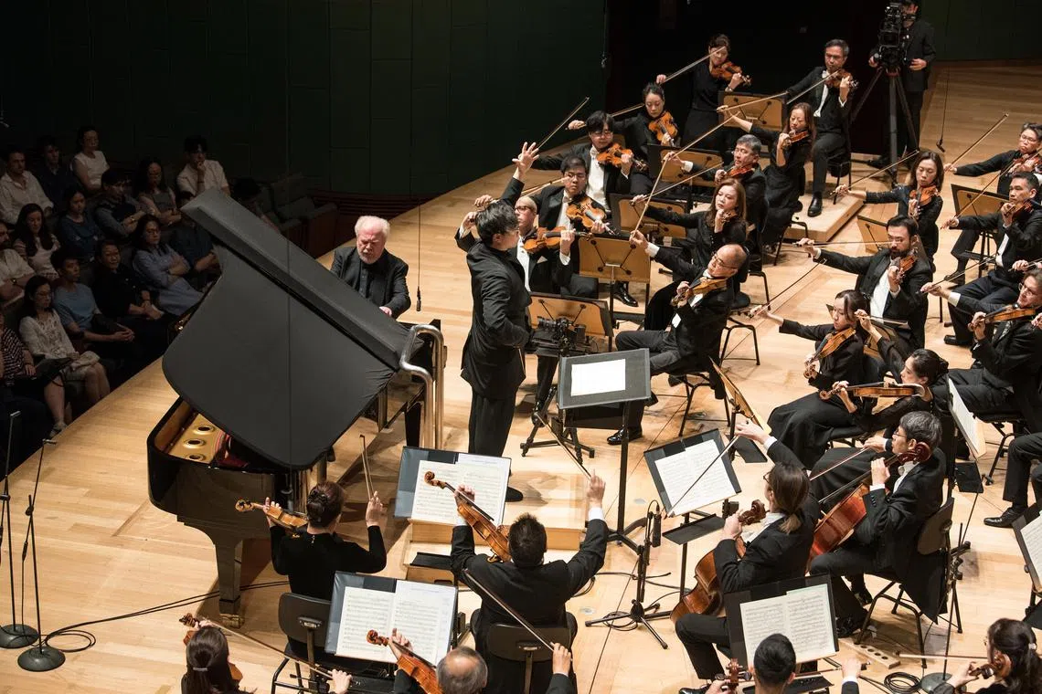 Guest conductor Kahchun Wong and pianist Gerhard Oppitz joined the Singapore Symphony Orchestra in a masterful performance. 
