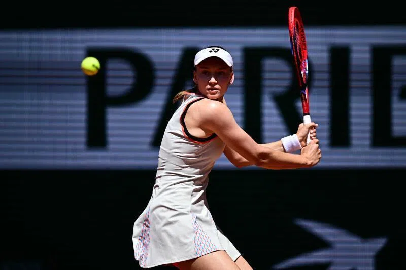 Iga Swiatek, Elena Rybakina cruise through French Open openers | The  Straits Times