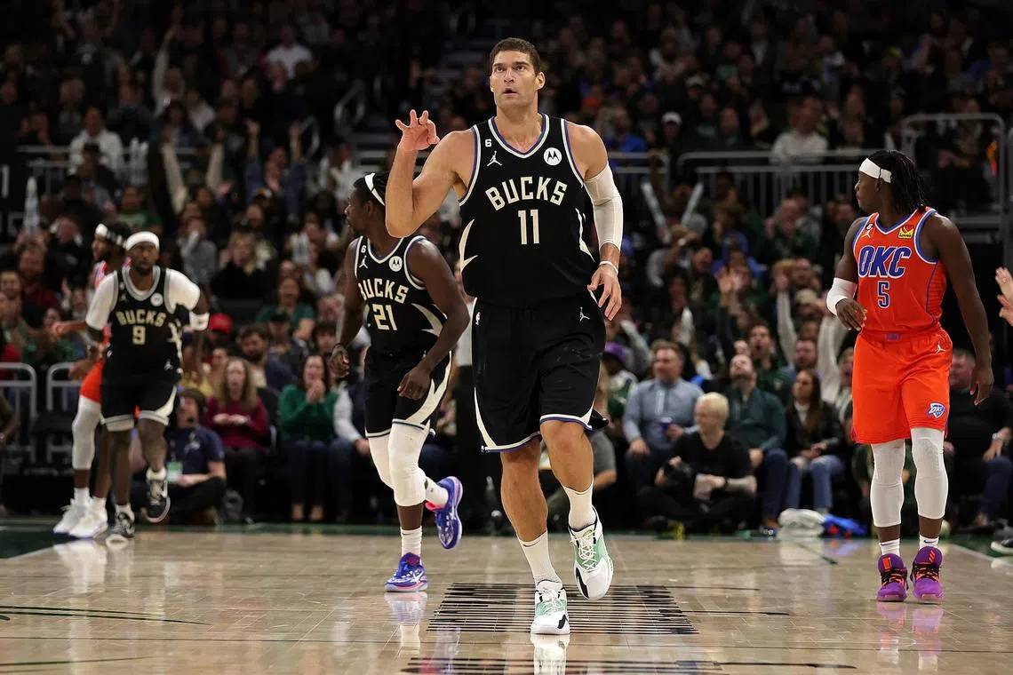 Brook Lopez filled the void left by Giannis Antetokounmpo's absence by scoring 25 points to lift the Milwaukee Bucks to a 108-94 victory over Oklahoma City. 