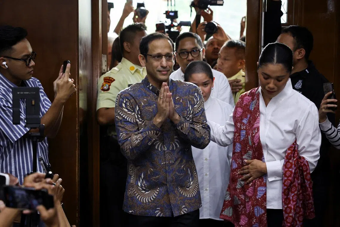 Nadiem Makarim, Indonesia's former education minister and co-founder of ride-hailing firm Gojek, and his wife Franka Franklin arrive at the courtroom for the verdict in a corruption case, related to the procurement of Google Chromebook laptops, against Nadiem, who is accused by prosecutors of using his executive powers to enrich himself, at the Central Jakarta Court in Jakarta, Indonesia, June 30, 2026. REUTERS/Ajeng Dinar Ulfiana