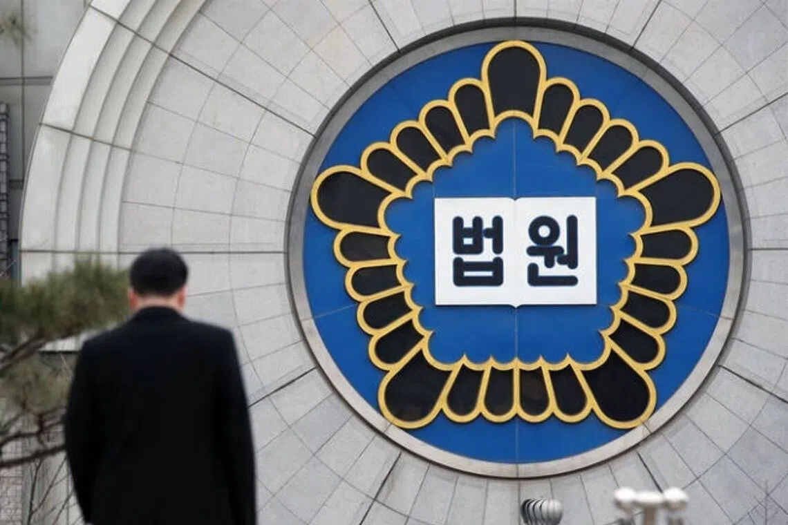 The shaman's lawyer argued that there was no prearranged solicitation, so the crime of intermediary bribery did not apply.