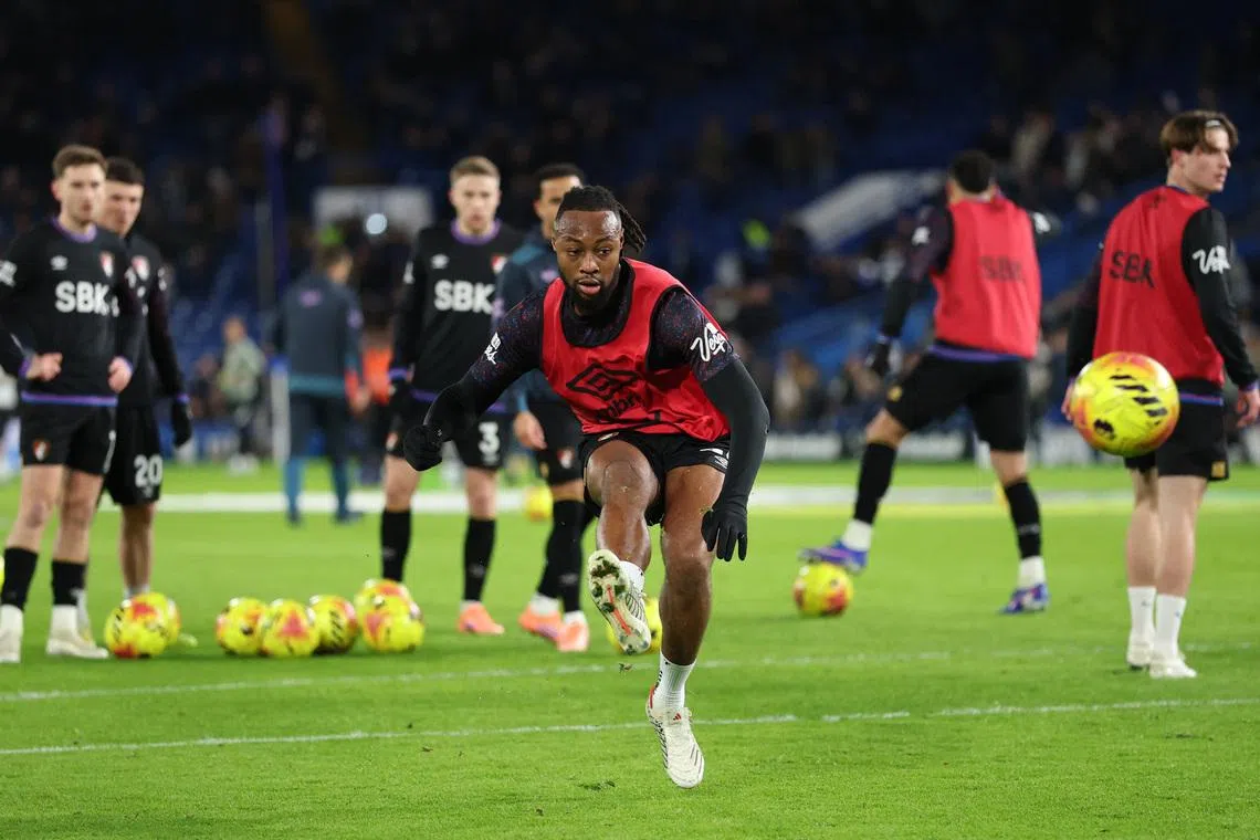 Soccer Football - Premier League - Chelsea v AFC Bournemouth - Stamford Bridge, London, Britain - December 30, 2025 AFC Bournemouth's Antoine Semenyo during the warm up before the match Action Images via Reuters/Andrew Boyers
