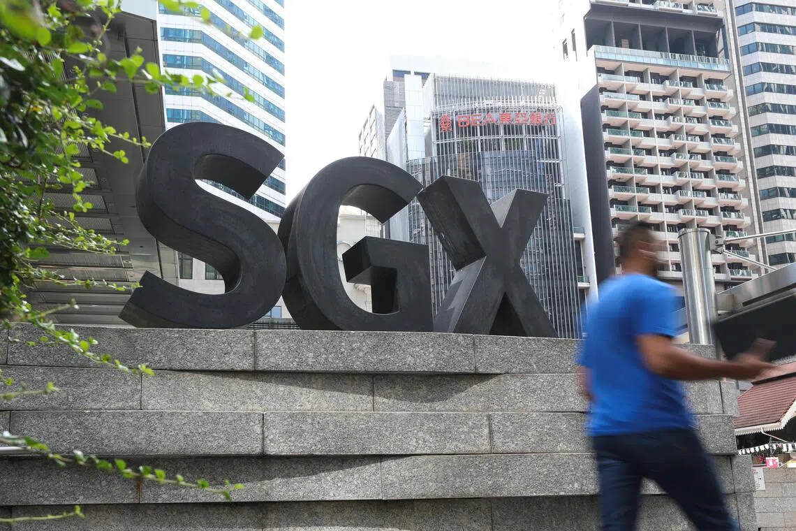 Across the broader market, gainers beat losers 349 to 229, after 1.4 billion securities worth $1.4 billion change hands. 