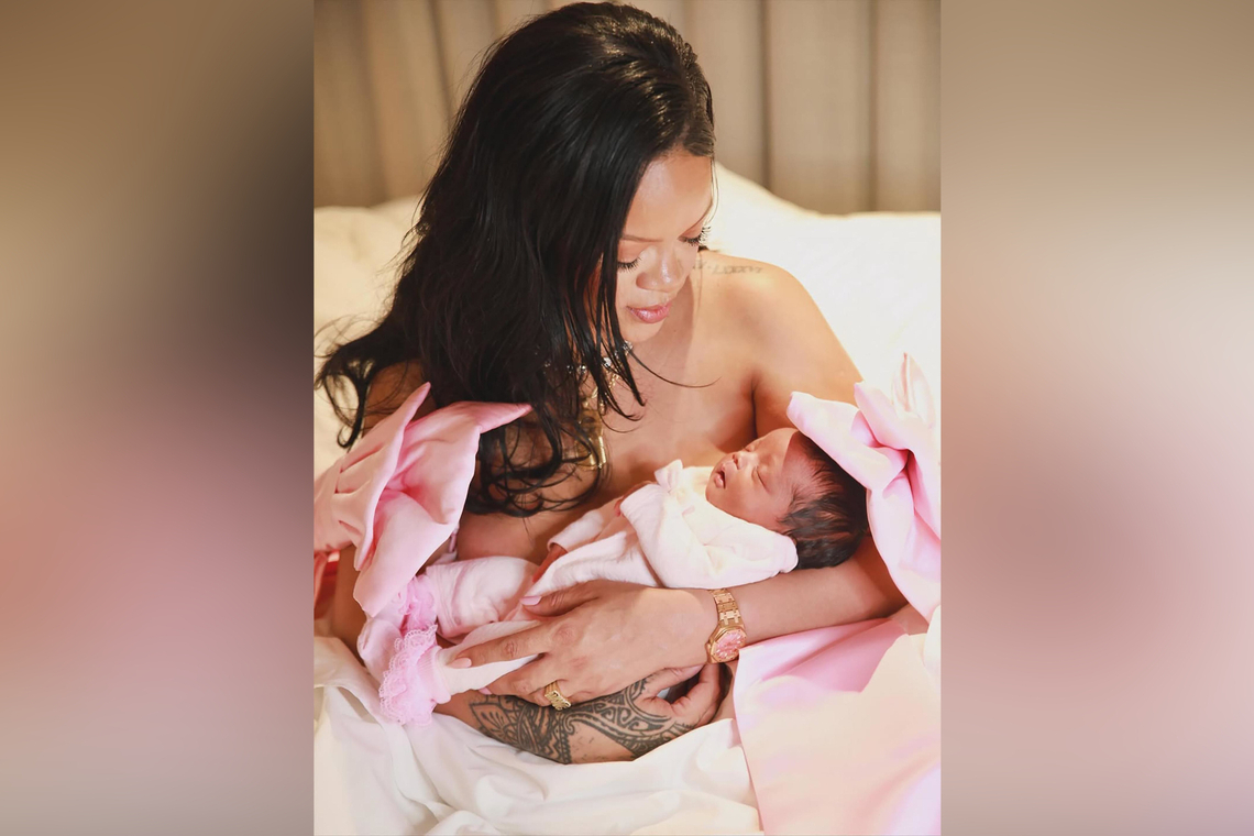 Rihanna shared on social media on Sept 24 a photo showing her carrying her newborn daughter.