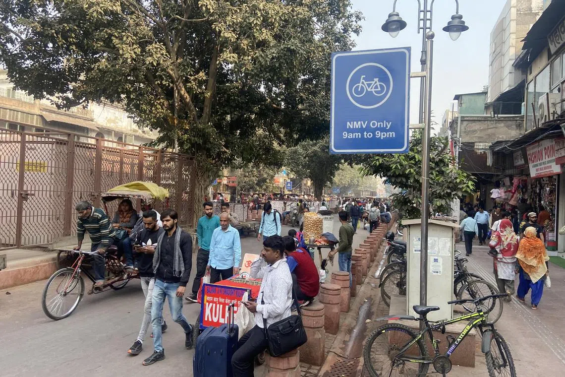 ngchowk - The main market in Chandni Chowk in Delhi.  The 1.3 km main market road runs between the Mughal-era Red Fort and Fatehpuri Masjid, a 17th-century mosque. 

credit: Nirmala Ganapathy