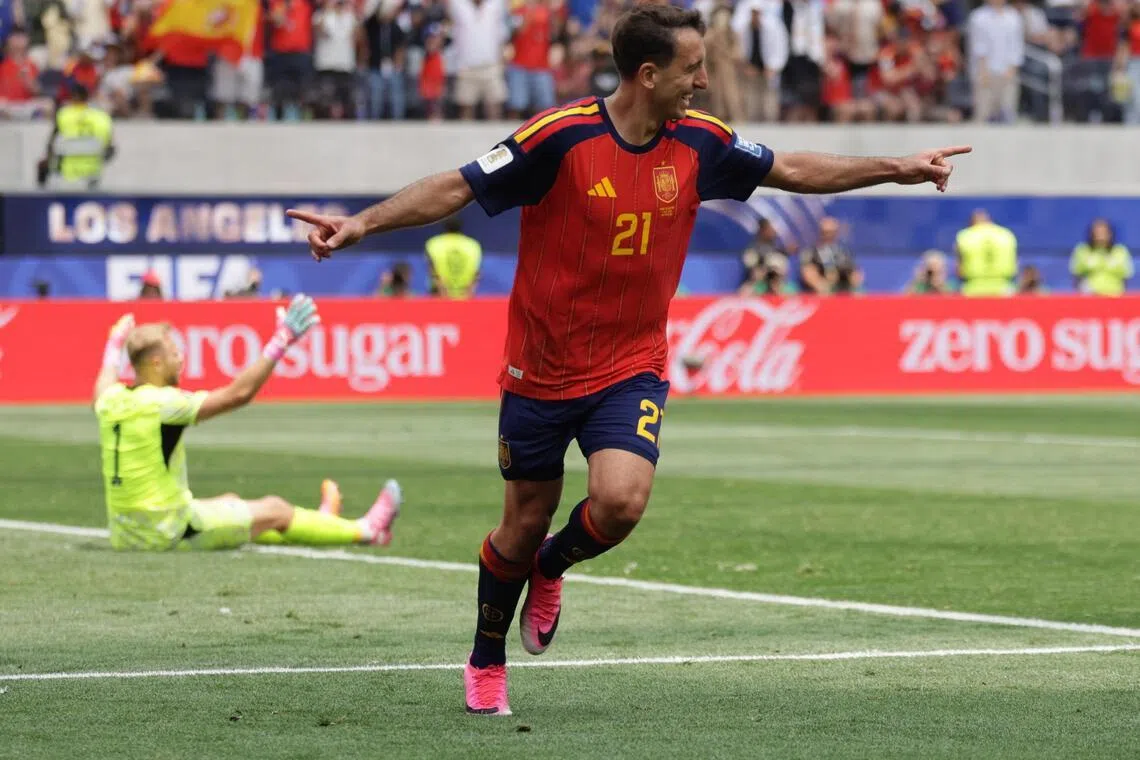 epa13081623 Mikel Oyarzabal of Spain celebrates scoring the 3-0 goal during the FIFA World Cup 2026 Round of 32 match Spain against Austria, in Los Angeles, USA, 02 July 2026.  EPA/CHRISTOPHER TORRES