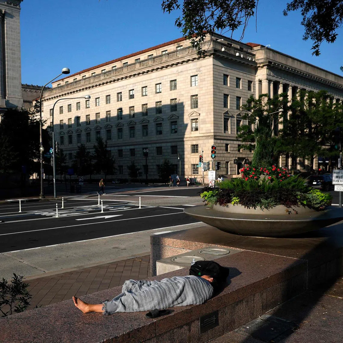 Thinkers like Irving Kristol and Nathan Glazer were willing to spend money to fight poverty, but they wanted the programmes to nurture the values that they had seen help people rise, says the writer. 