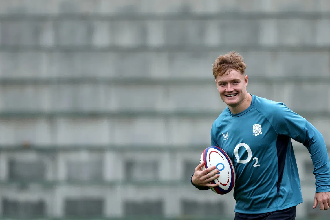 Rugby Union - Autumn Internationals - England Training - Pennyhill Park, Bagshot, Britain - November 3, 2025 England's Fin Smith during training Action Images via Reuters/Paul Childs