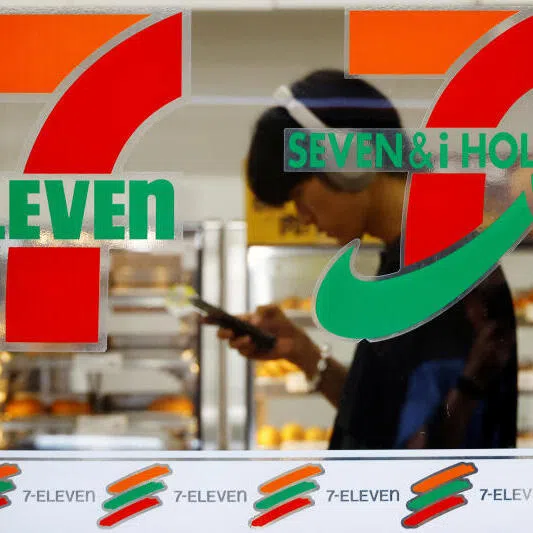 Japan's owners of convenience stores such as 7-Eleven owners are under pressure trying to hire more staff while facing growing competition. .