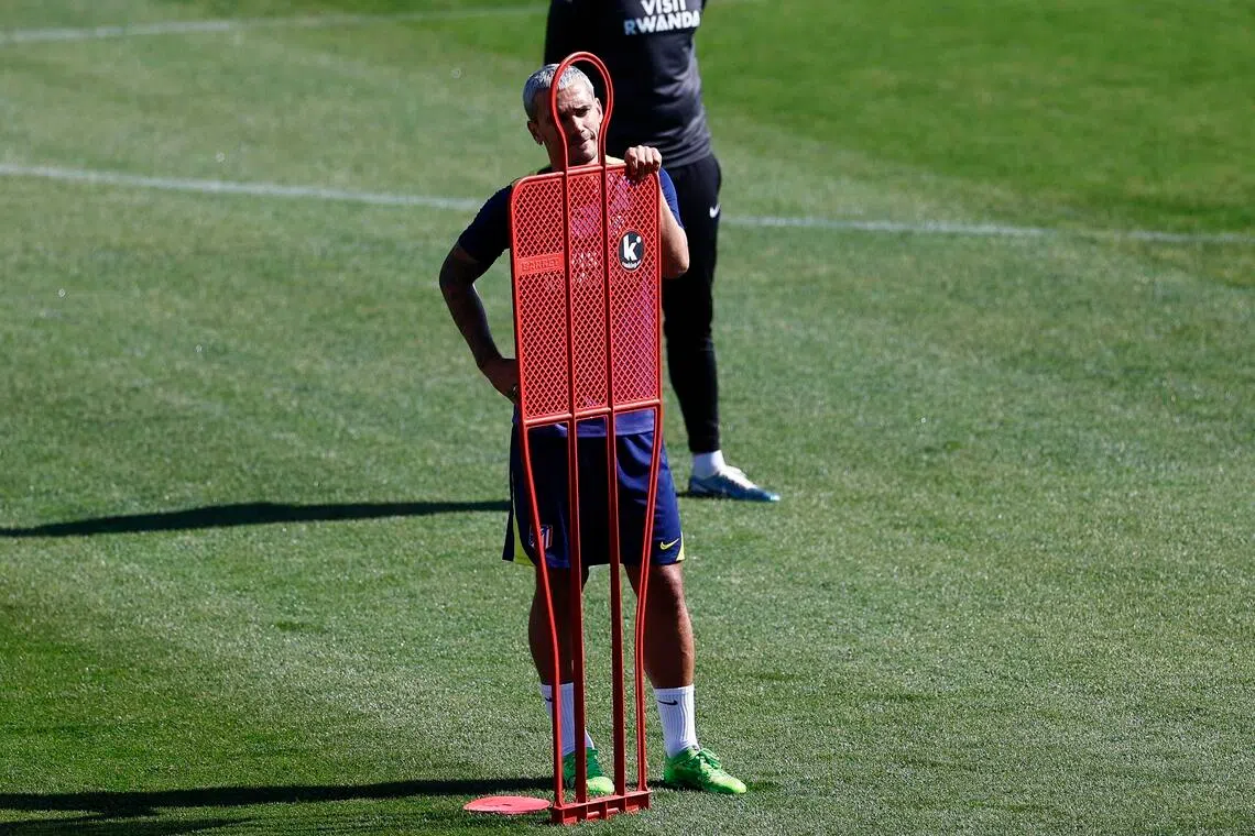 Departing Antoine Griezmann back at Barcelona in search of Atletico Madrid grand finale