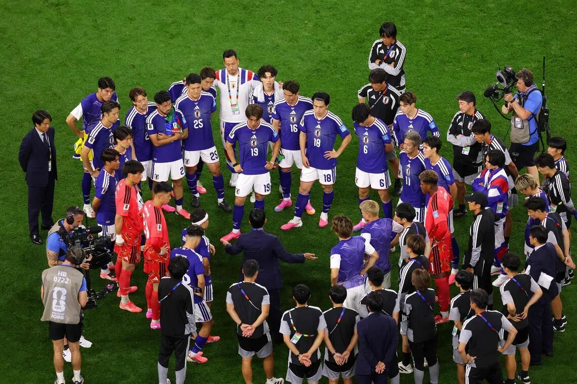 Hajime Moriyasu speaks to his players after the 1-1 draw in the FIFA World Cup 2026 Group F match between Japan and Sweden at Dallas Stadium on June 25.