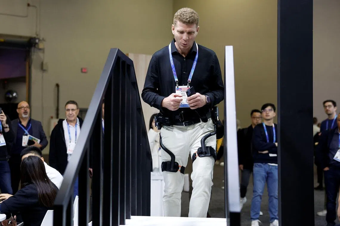 The 1.6kg exoskeleton by Chinese company Dnsys gives users the extra push they need to lift their thighs when moving, reducing pressure on knees and hips.