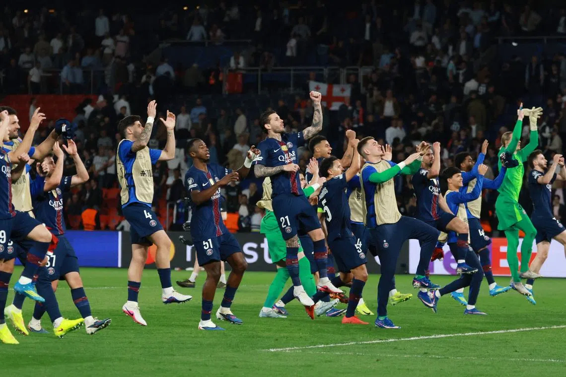 Soccer Football - UEFA Champions League - Quarter Final - First Leg - Paris St Germain v Liverpool - Parc des Princes, Paris, France - April 8, 2026 Paris St Germain players celebrate after the match REUTERS/Stephanie Lecocq